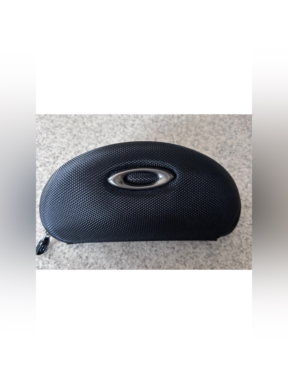 OAKLEY Sunglasses Case and 2 Microbags